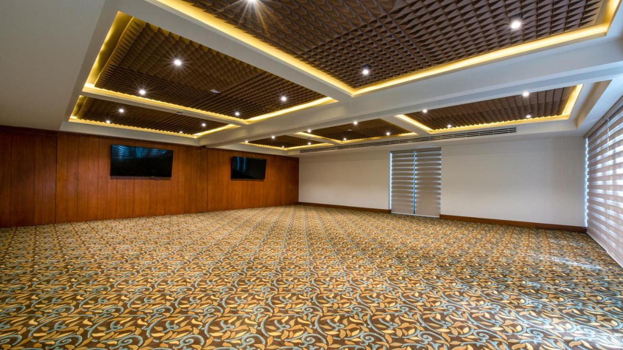 Wayam Mundo Imperial Hotel Merida Bagian luar foto